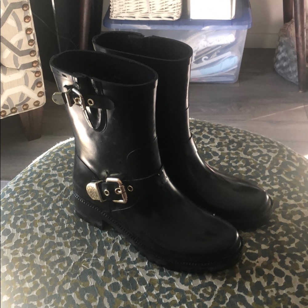 Vince Camuto Black Rubber Boots